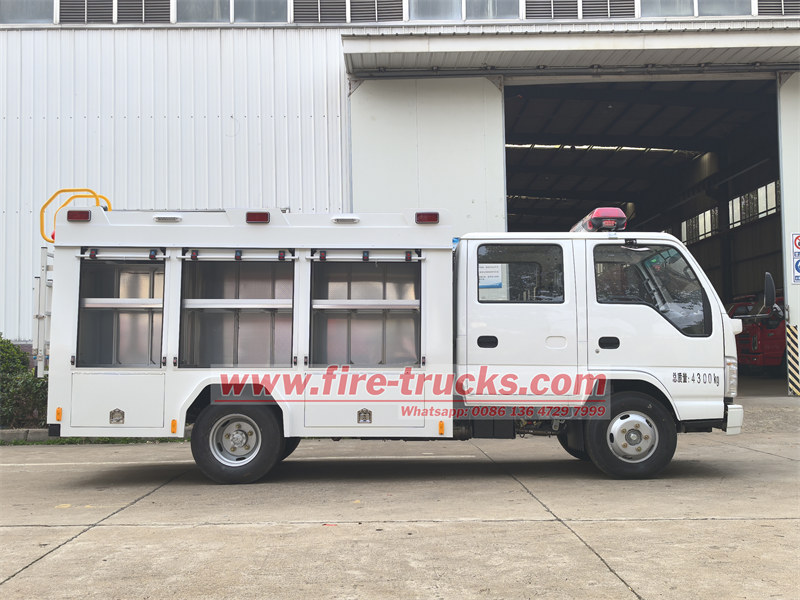 ISUZU mini fire fighting truck