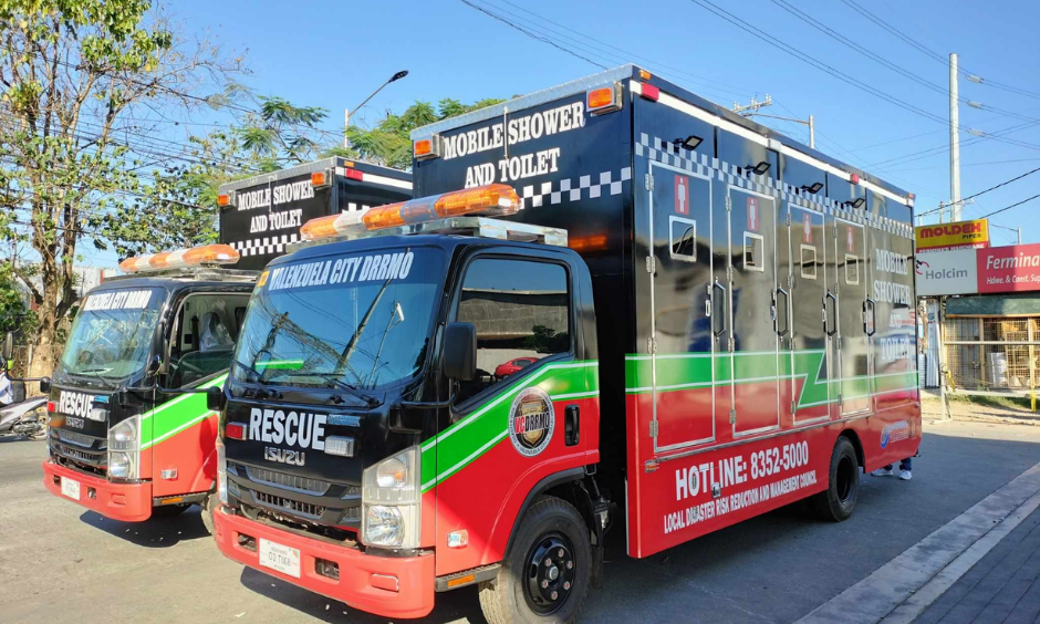 Japan Isuzu Mobile Emergency Shower and Toilet Vehicles pictures