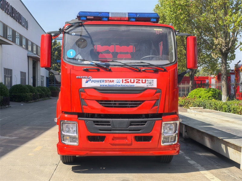 Isuzu GIGA 4X fire fighting truck cabin