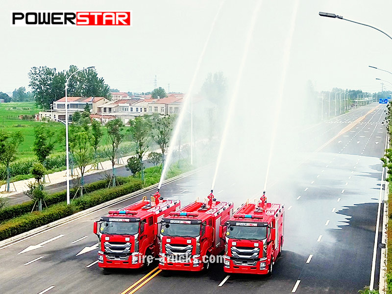 Powerstar Isuzu 4X2 8000L 240 HP water foam cannon fire truck