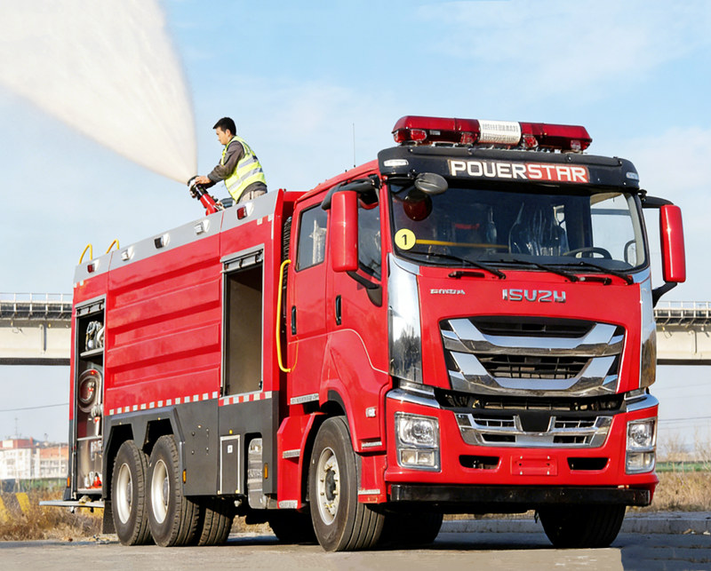 รถดับเพลิงโฟม Isuzu GIGA 6x4 สำหรับตำรวจ