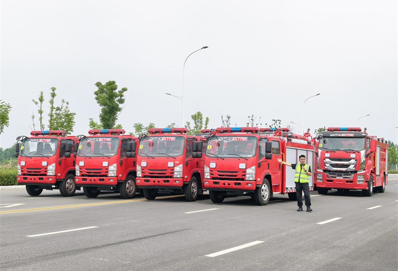 รถดับเพลิงโฟม ISUZU NPR จำนวน 4 คัน ล็อตแรกเตรียมให้บริการแก่หน่วยดับเพลิงลากอส
